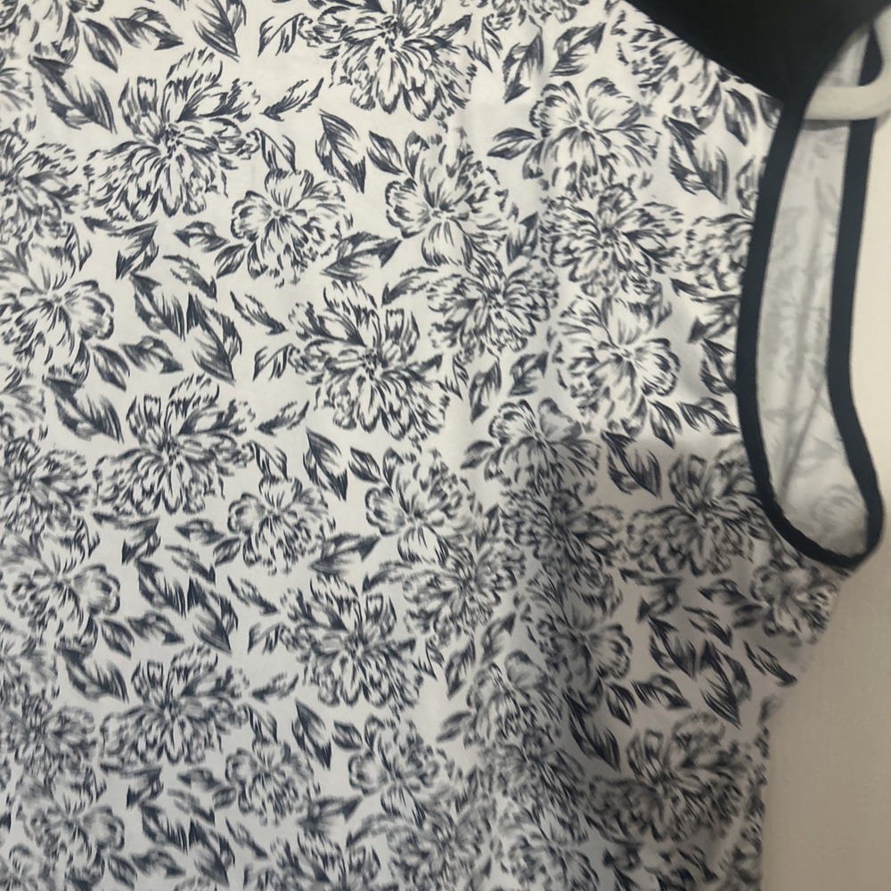 Izod  Golf Sleeveless Pullover Polo Top Women XL Floral Black/white/refd - Picture 4 of 4